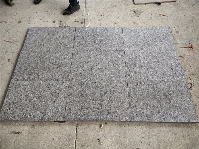 Jubin Granit Keluli Kelabu