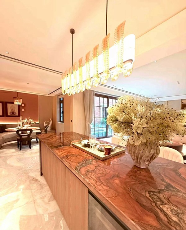 Fashion Red Quartzite Countertop