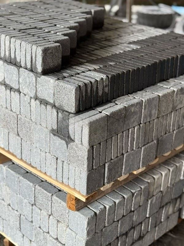 Tumbled Black Granite Paver